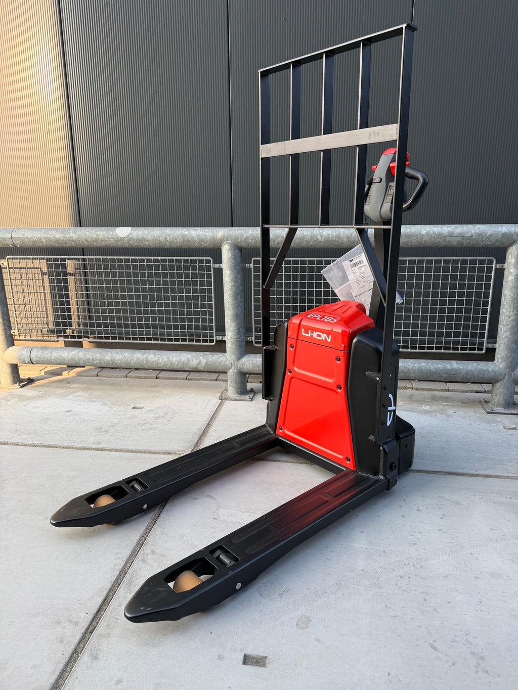 EP EPL154 Elektrische palletwagen 1500kg Compact met zwenkwielen - Nieuw Blokpallet uitvoering