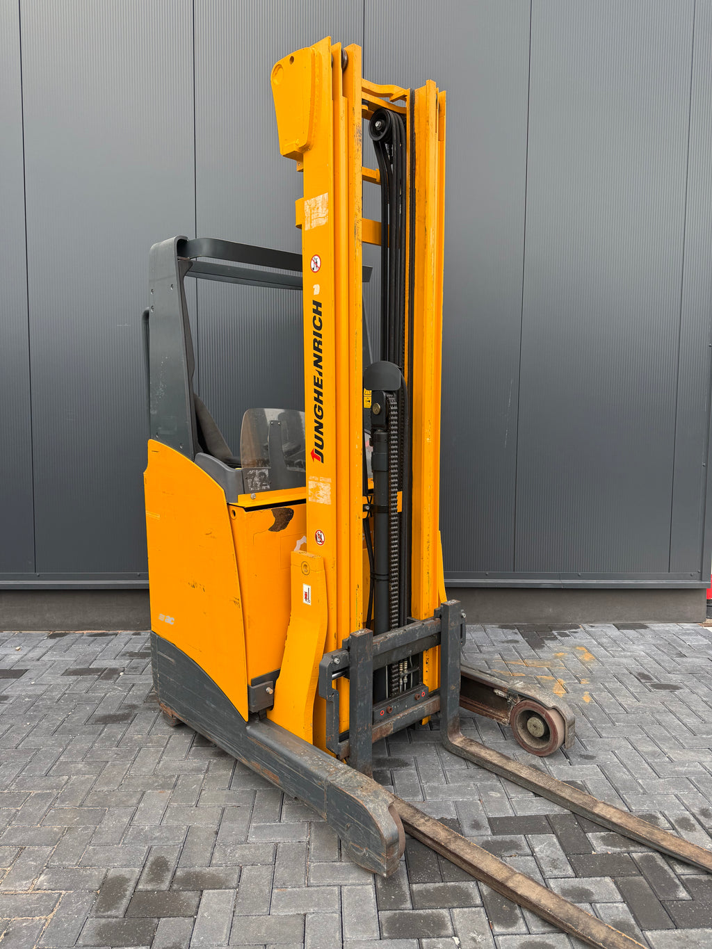 R00001 - JUNGHEINRICH BJ2007 TRIPLEX 6.5M 2500UUR  REACHTRUCK